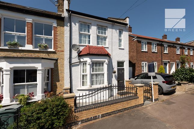 3 bed property, in Newbury Road, £650,000