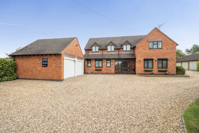 4 bed property, in Wick Road, £575,000