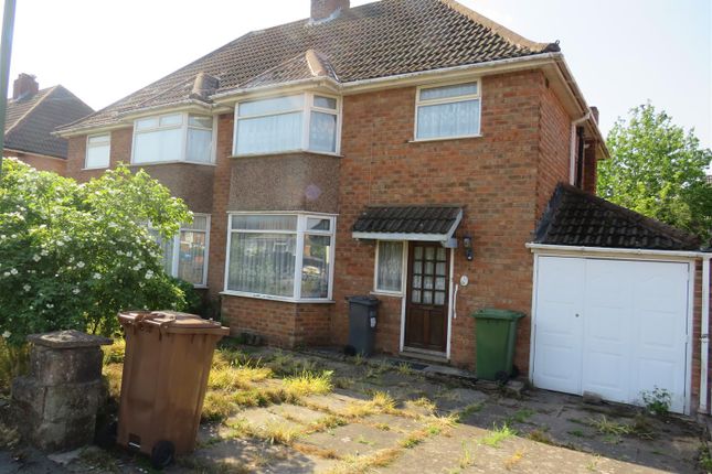 3 bed property, in Blandford Avenue, £270,000