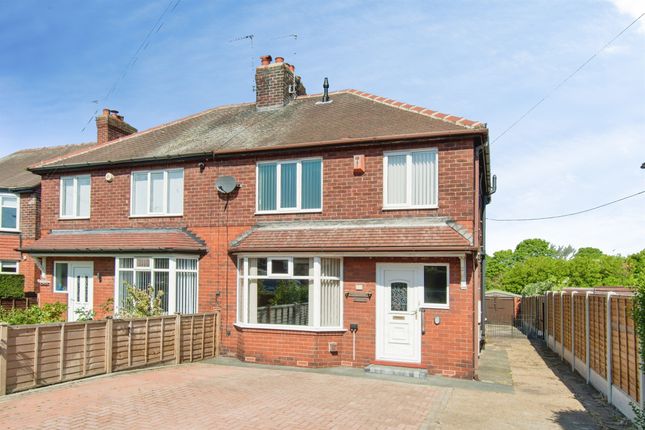 3 bed property, in Newfield Avenue, £200,000