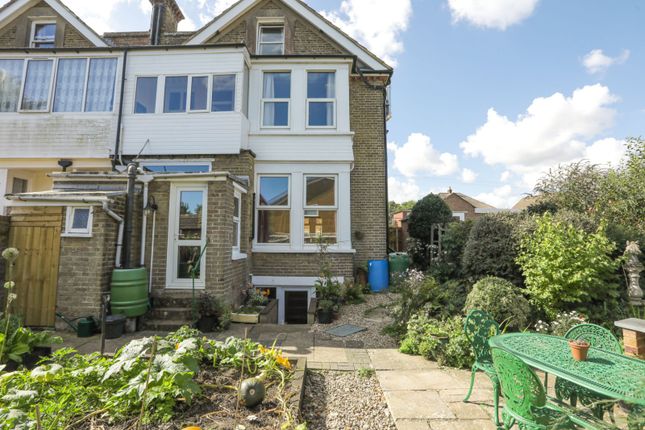 5 bed property, in St. Richards Road, £650,000