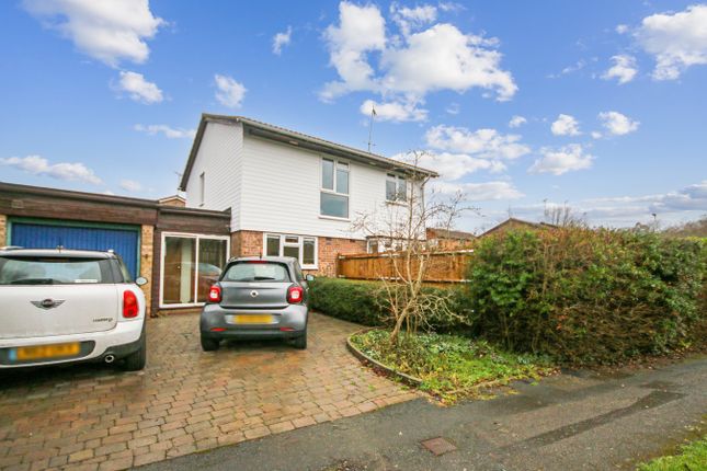 5 bed property, in Stuart Way, £625,000