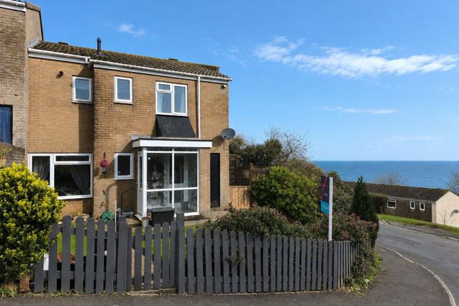 4 bed property, in Queens Avenue, £200,000