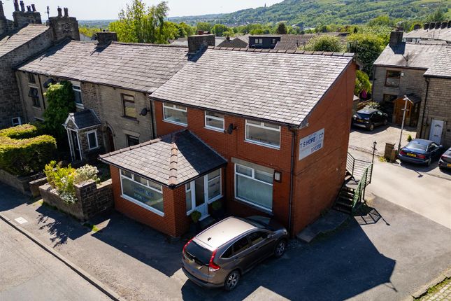 2 bed property, in Bury Road, £295,000