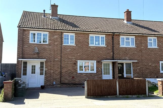 3 bed property, in Fairway, £410,000