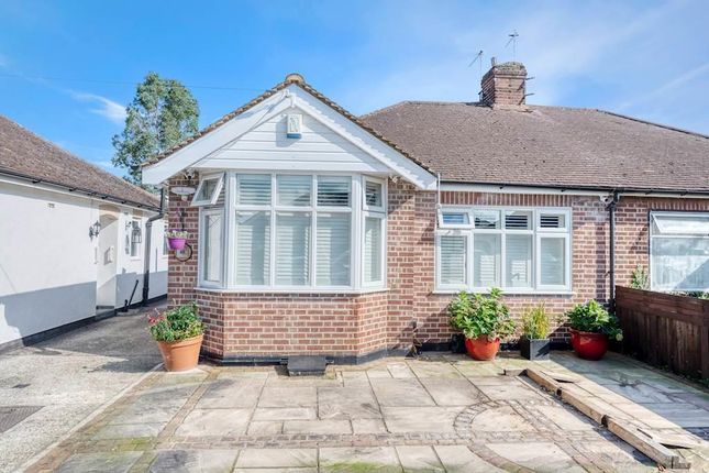 2 bed property, in Dorset Road, £475,000