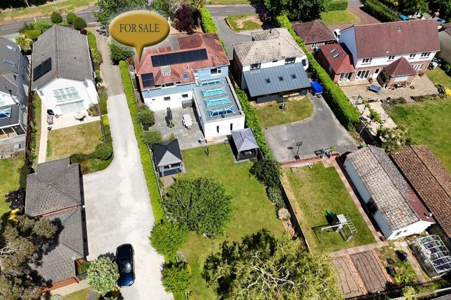 5 bed property, in Merley Lane, £900,000