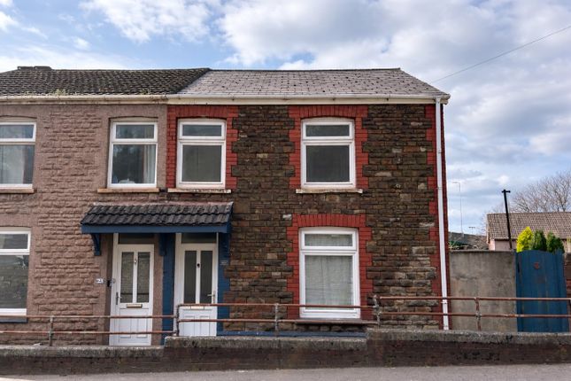 3 bed property, in Dyffryn Road, £129,995