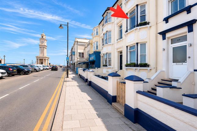 1 bed property, in Central Parade, £175,000