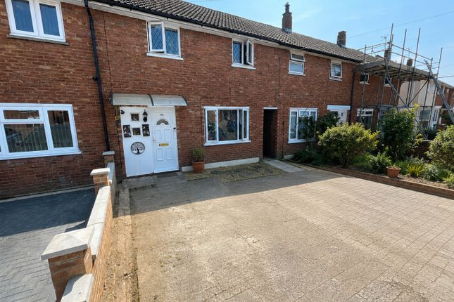 2 bed property, in Dewsbury Road, £270,000