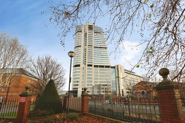 2 bed property, in Water Lane, £120,000