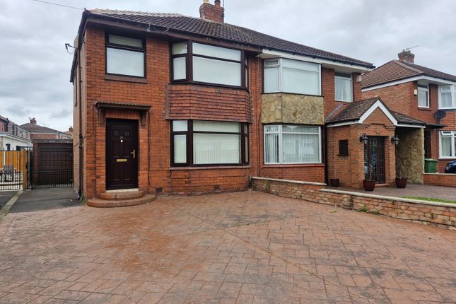 3 bed property, in Clent Avenue, £240,000