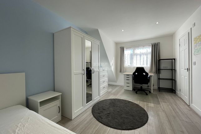 7 bed property, in Centenary Road, £559,000