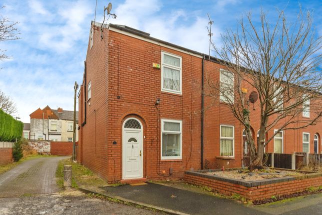 3 bed property, in Smith Street, £230,000