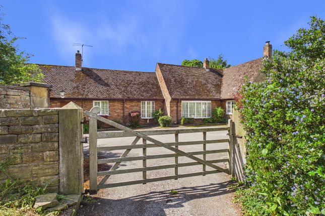 5 bed property, in Grange Croft, £795,000