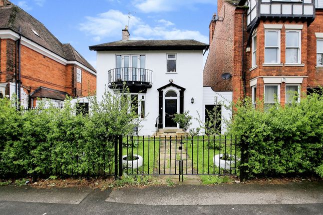 3 bed property, in Park Road, £440,000