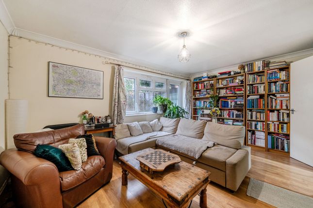3 bed property, in Tovil Close, £350,000