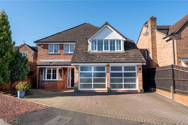 4 bed property, in Parsons Walk, £550,000