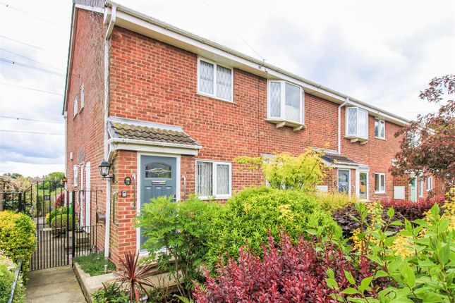 2 bed property, in Manor Avenue, £75,000