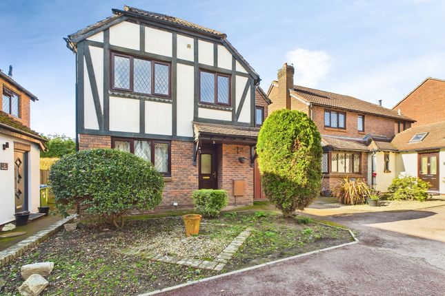 4 bed property, in The Willows, £650,000