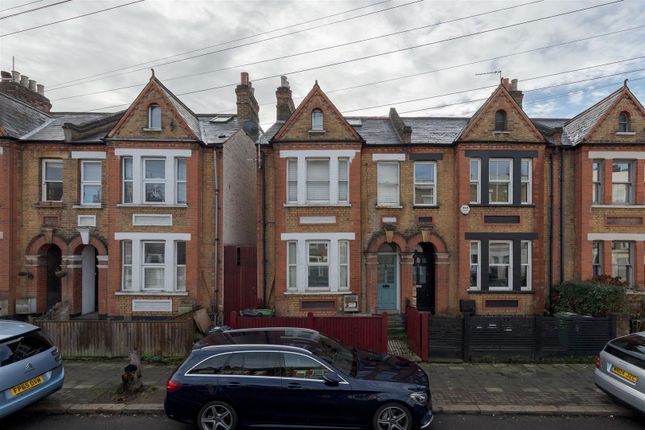 2 bed property, in Gipsy Road, £335,000