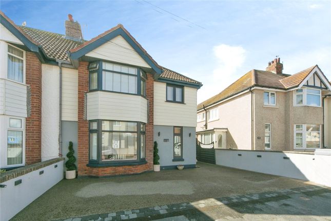 4 bed property, in Herkomer Crescent, £425,000