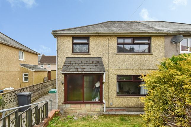3 bed property, in Bryn Pica, £150,000