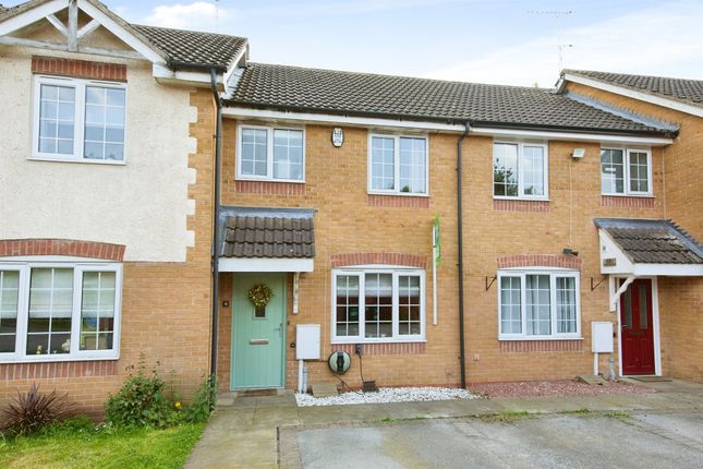 2 bed property, in Eaton Close, £200,000
