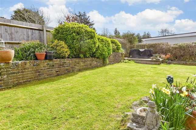 5 bed property, in Graham Avenue, £850,000