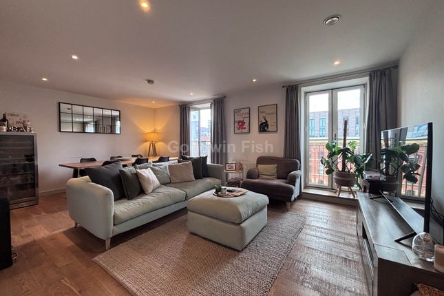 2 bed property, in One Cutting Room Square, £395,000