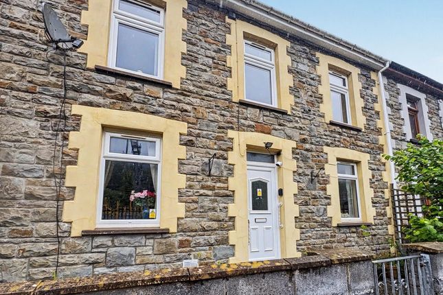 3 bed property, in Station Terrace, £125,000