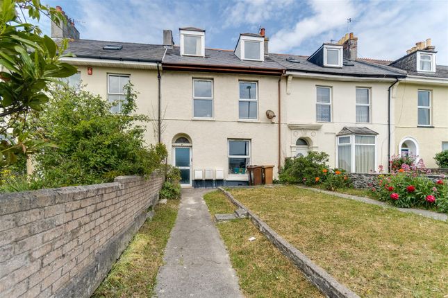 4 bed property, in Embankment Road, £310,000