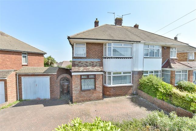3 bed property, in Leyton Avenue, £400,000