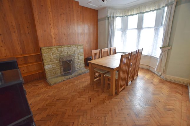 3 bed property, in Flaxland Avenue, £330,000