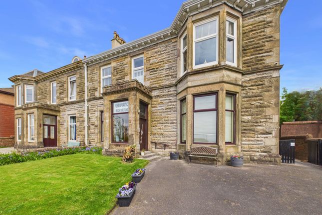 4 bed property, in Montgomerie Crescent, £295,000