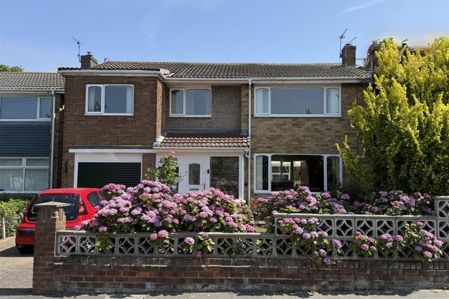 5 bed property, in Wylam Close, £350,000