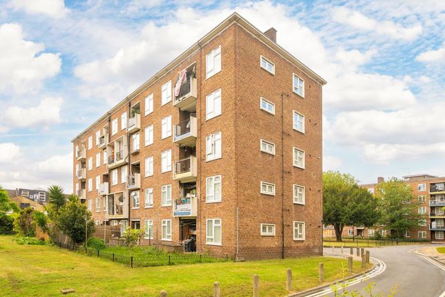 1 bed property, in Summit Estate, £300,000