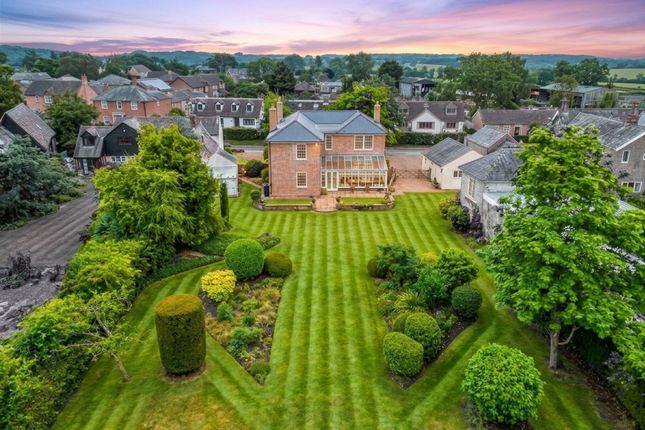 4 bed property, in Tea Kettle Lane, £1,000,000