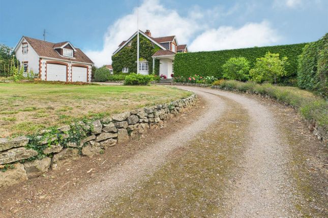 4 bed property, in Vinegar Hill, £695,000