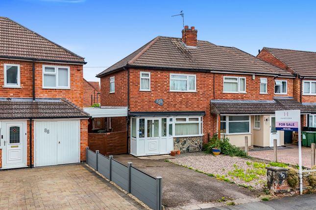 2 bed property, in Kings Drive, £210,000