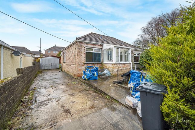 2 bed property, in Pen Y Banc, £99,500