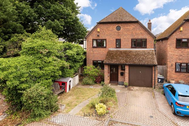 4 bed property, in Hale Court, £550,000
