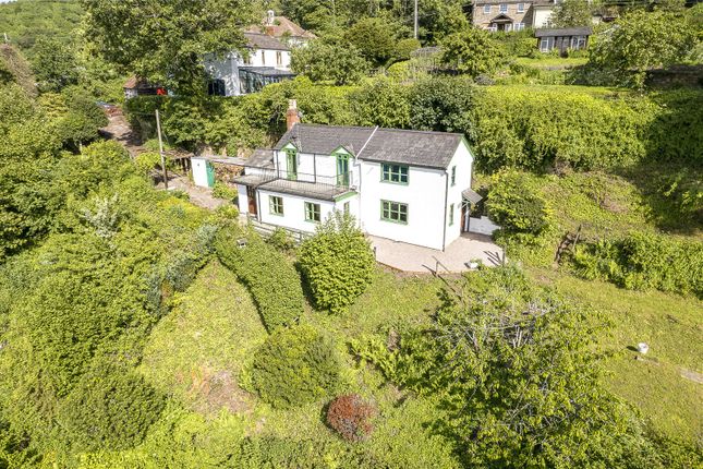 2 bed property, in Bulls Hill, £437,500