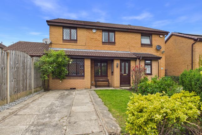 3 bed property, in New Hall Close, £230,000
