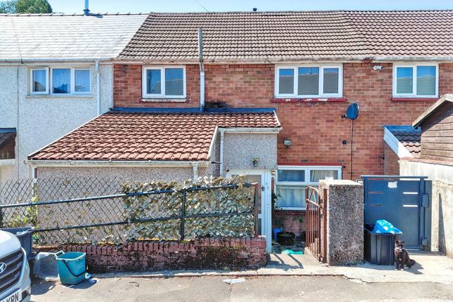 3 bed property, in 21 Heathfield Close, £65,000