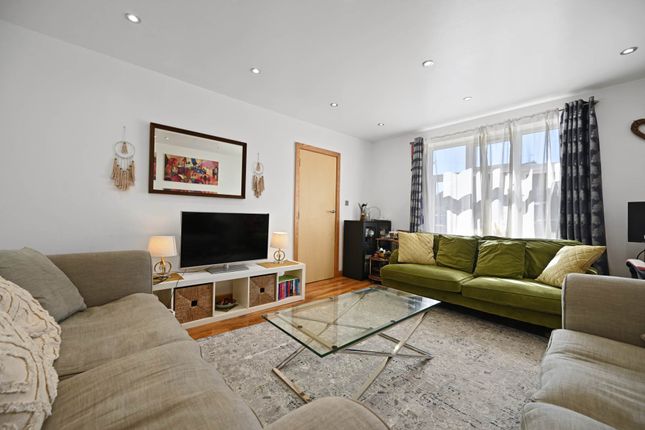 3 bed property, in Darwin Drive, £550,000