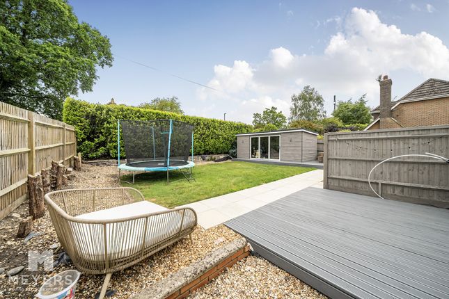 4 bed property, in Wareham Road, £550,000