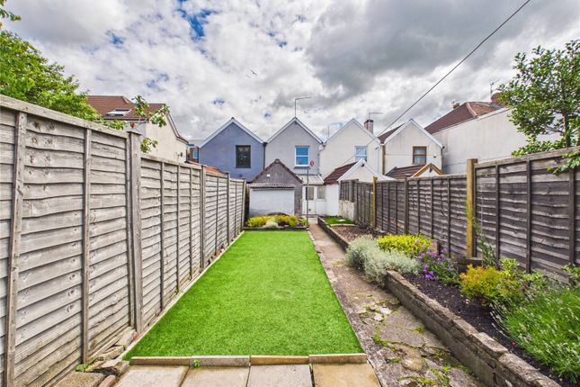 2 bed property, in Soundwell Road, £250,000