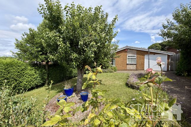 3 bed property, in Springwood View Close, £250,000