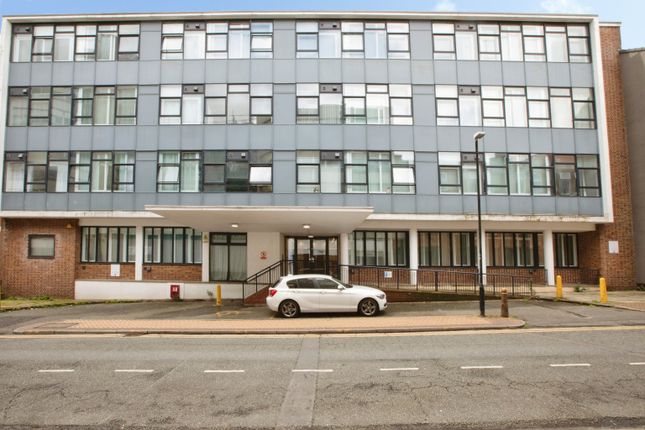 1 bed property, in 58-60 Guildhall Street, £115,000
